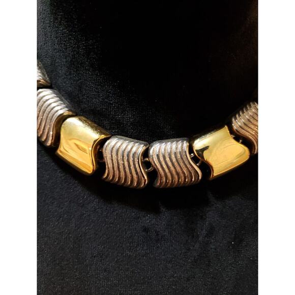 Women 2 Tone Textured Metals S Links Ribbed Choker Necklace Jewelry w/ Box Clasp - Picture 3 of 6